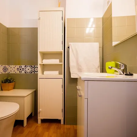 Cerca Del Centro Y Estacion De Tren,parking Privado Gratis, Bicis Gratis Apartamento *
