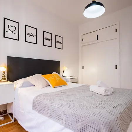 Apartment Cerca Del Centro Y De La Estacion Santa Justa A Pie, 1 Plaza De Parking Gratis *