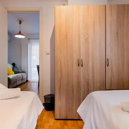 Cerca Del Centro Y Estacion De Tren,parking Privado Gratis, Bicis Gratis Apartamento *
